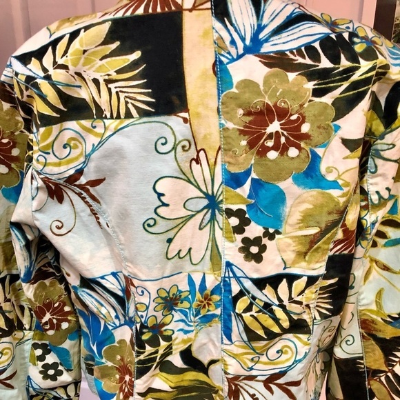 Chico’s Bold Floral Printed Zip Front Jacket - Picture 4 of 7
